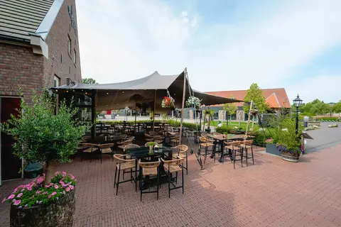 Stretch tent terrace setup